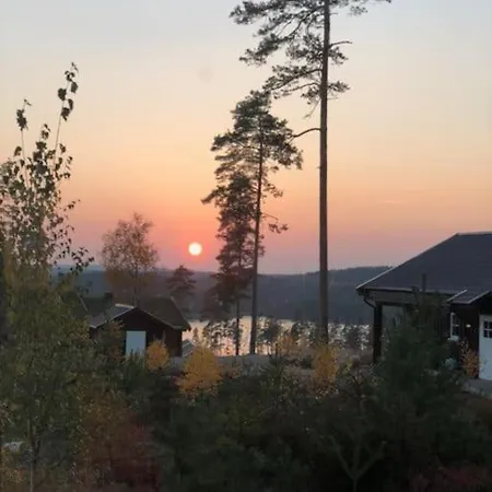 Moderne Hytte Ved Sjoen Med Badstue Romskog Exterior photo