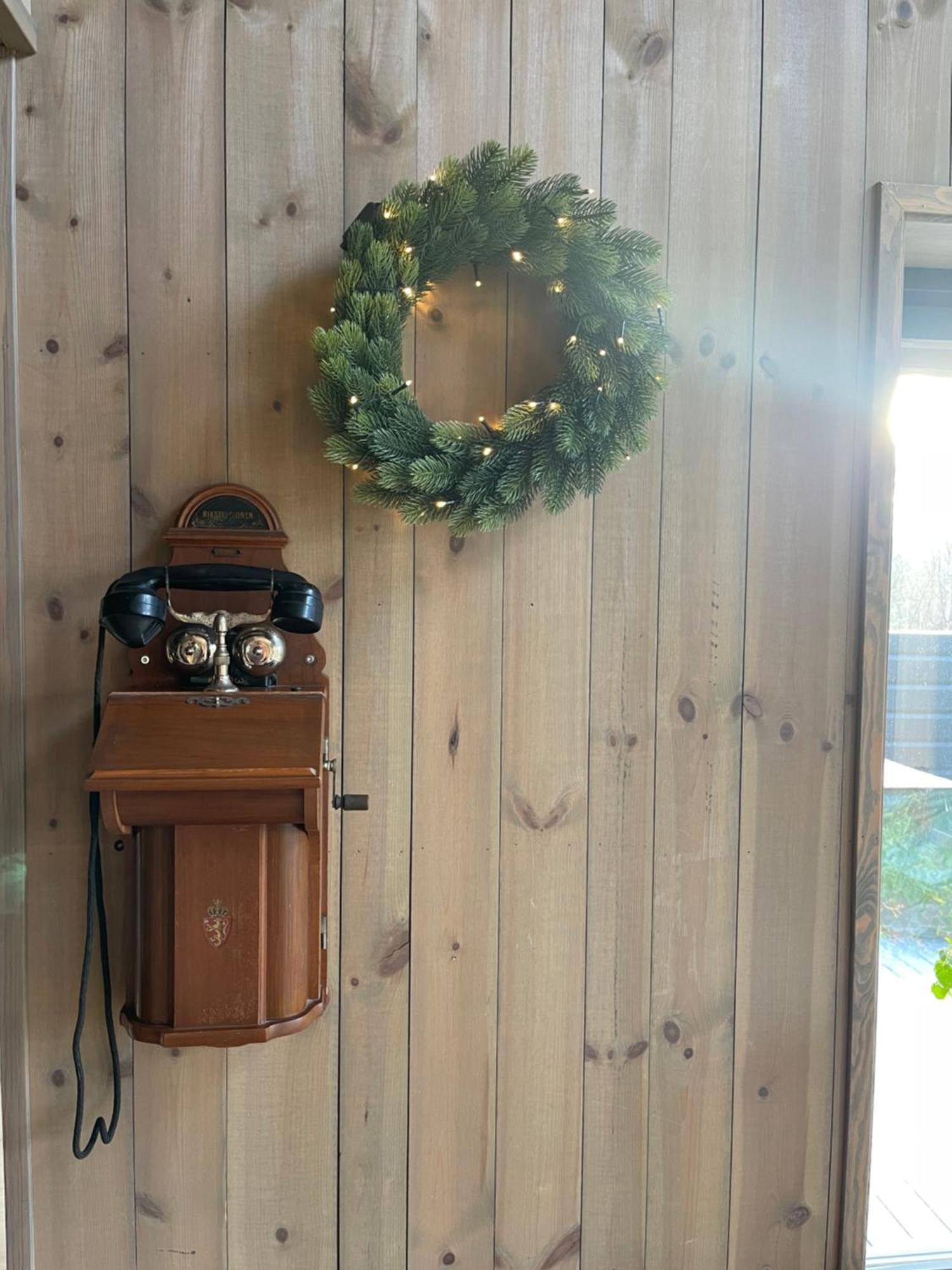 Moderne Ved Sjoen Med Badstue Holiday home