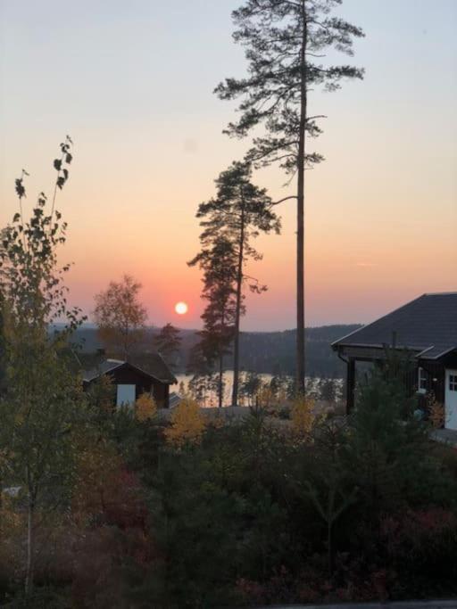 Moderne Ved Sjoen Med Badstue * Romskog
