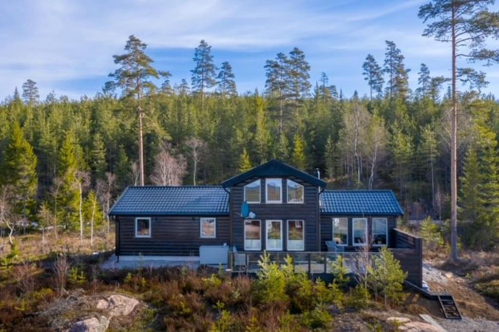 Moderne Ved Sjoen Med Badstue Holiday home Romskog