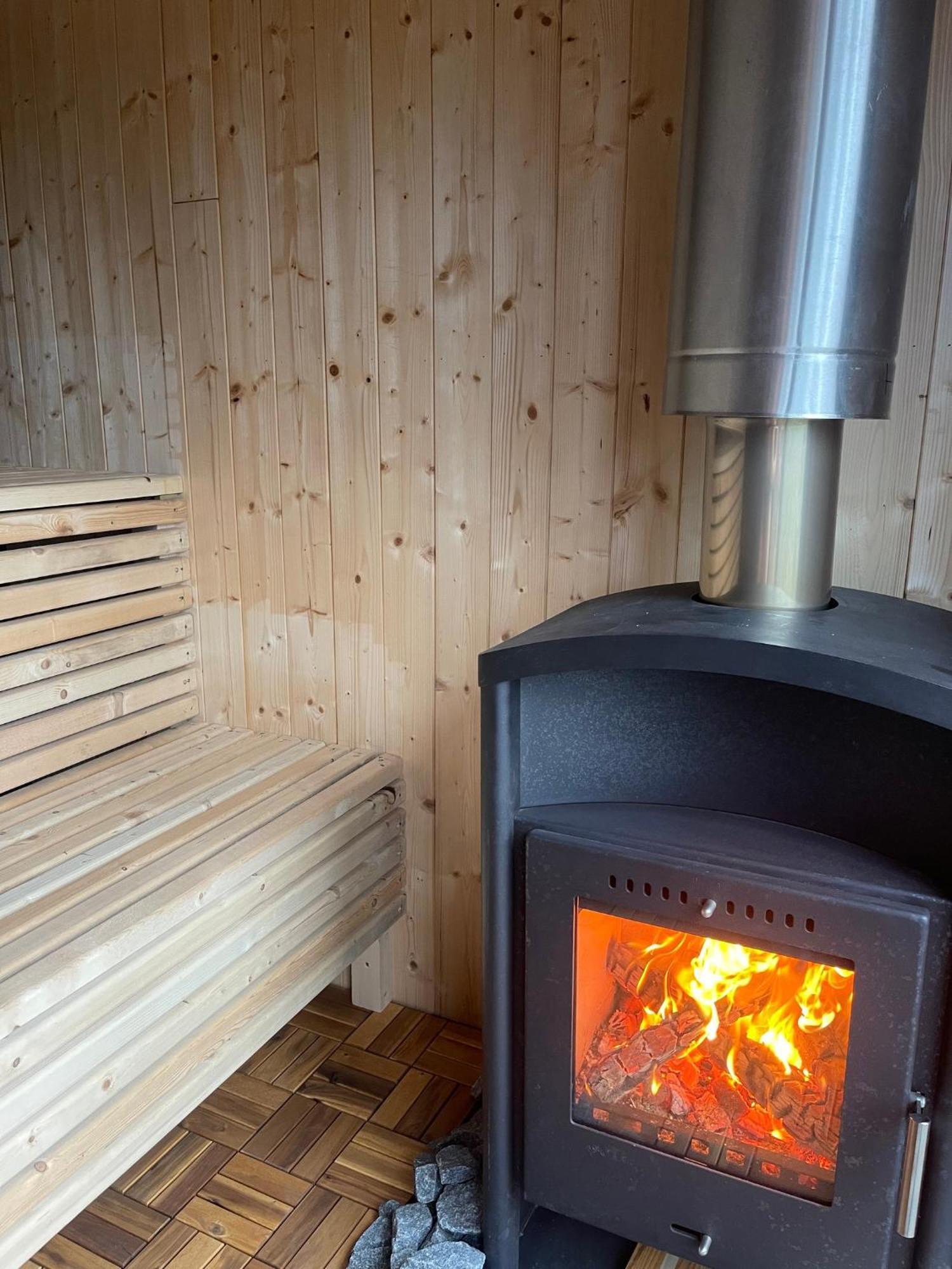 Moderne Ved Sjoen Med Badstue Holiday home