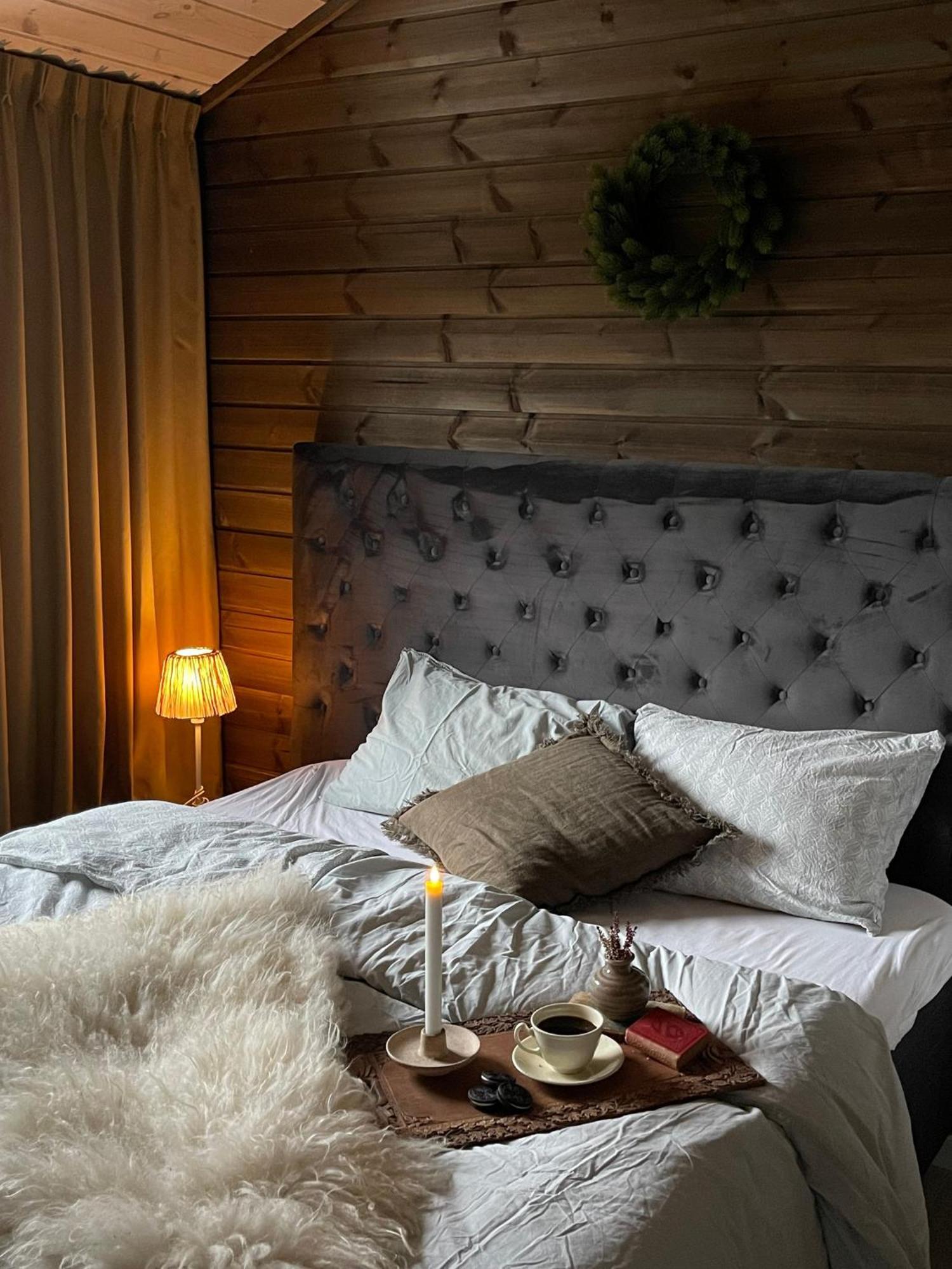 Holiday home Moderne Ved Sjoen Med Badstue Romskog